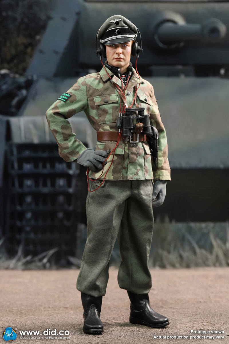 Load image into Gallery viewer, WWII - German Panzer Cmdr Max w/Hatch - MINT IN BOX (READ DESC)
