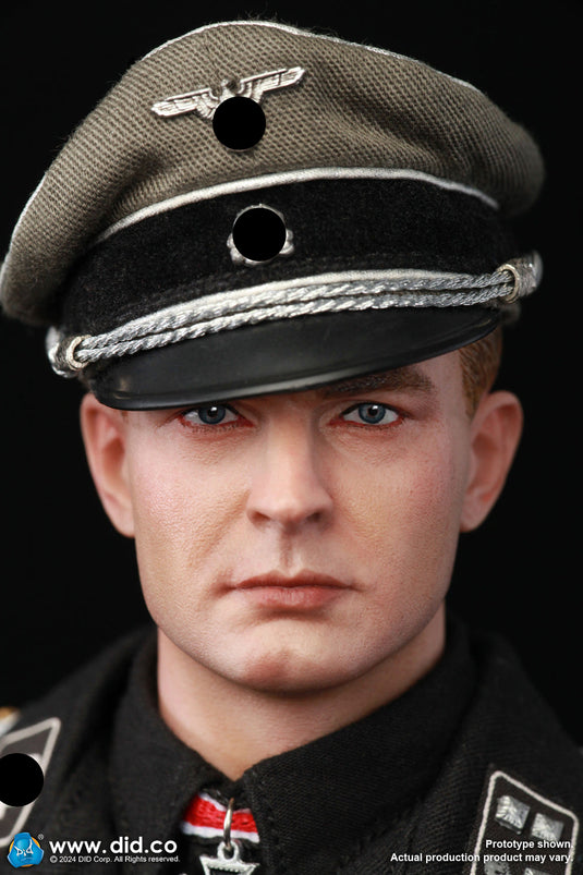 WWII - German Panzer Cmdr Max w/Hatch - MINT IN BOX (READ DESC)