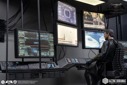 Batman v Superman - Ultimate DX Batman BvS Cave Computer Lab - MINT IN BOX