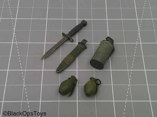 Vietnam Era Knife w/Sheath & Grenade Set (Hot Toys)