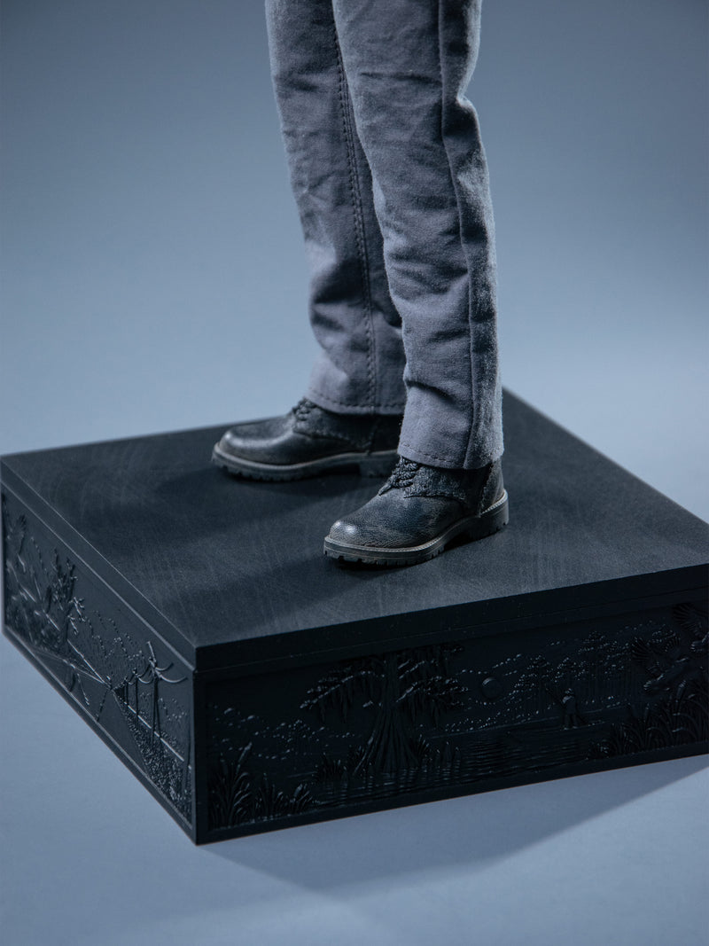 Load image into Gallery viewer, PREORDER DEPOSIT Carcosa Seeker - SPECIAL EDITION - MINT IN BOX
