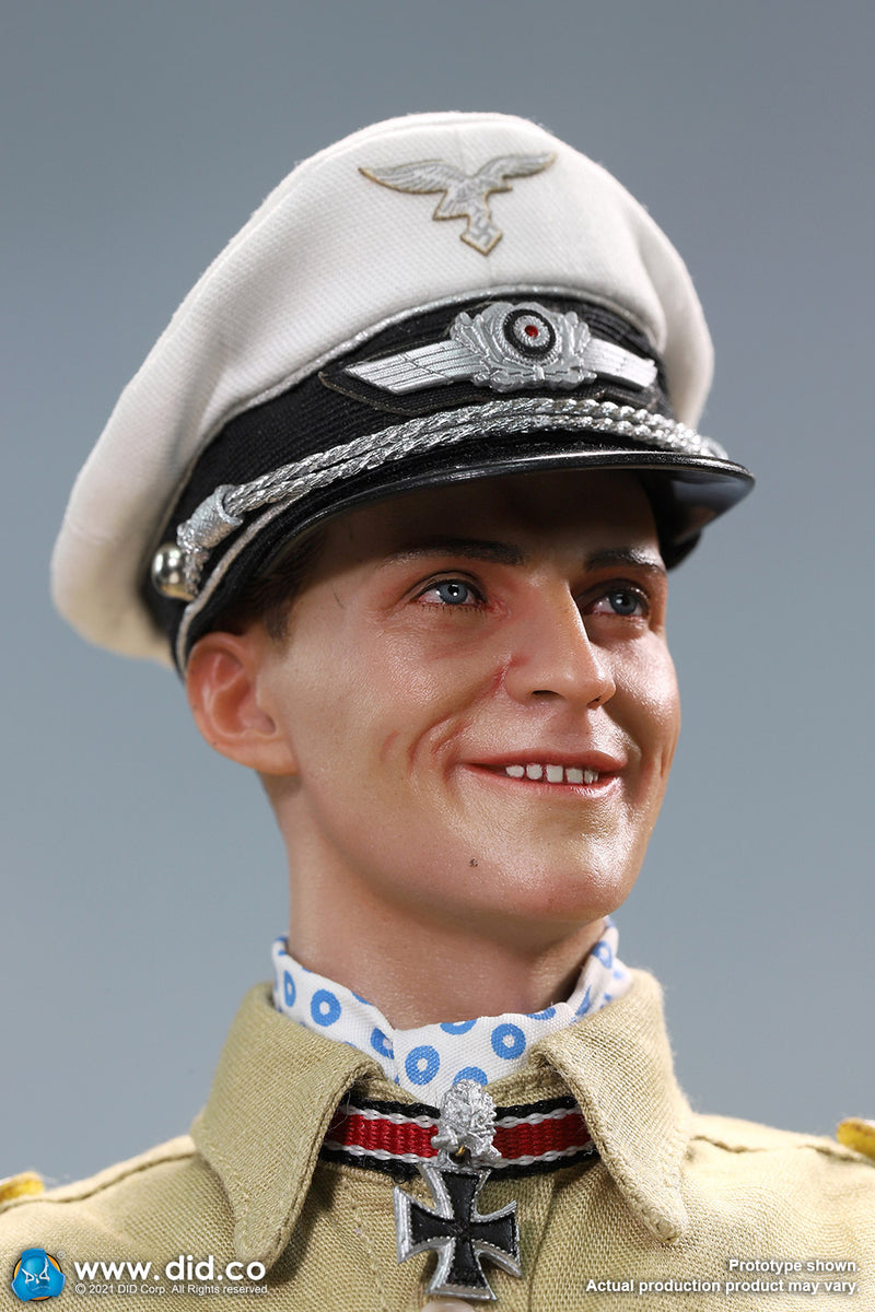 Load image into Gallery viewer, WWII German - Luftwaffe Star of Africa - MINT IN BOX (READ DESC)
