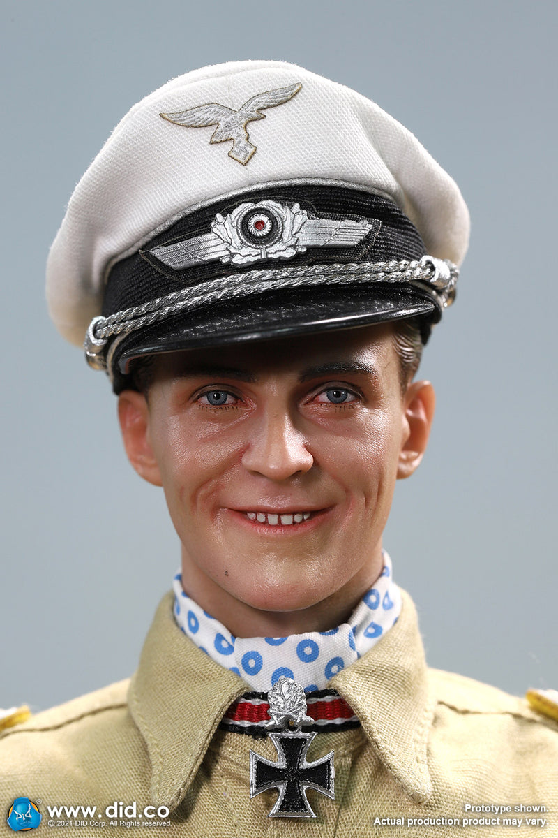 Load image into Gallery viewer, WWII German - Luftwaffe Star of Africa - MINT IN BOX (READ DESC)
