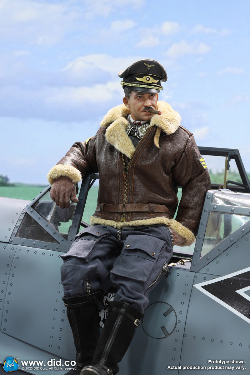 Load image into Gallery viewer, WWII - German Luftwaffe Pilot w/Cockpit  - MINT IN BOX (READ DESC)
