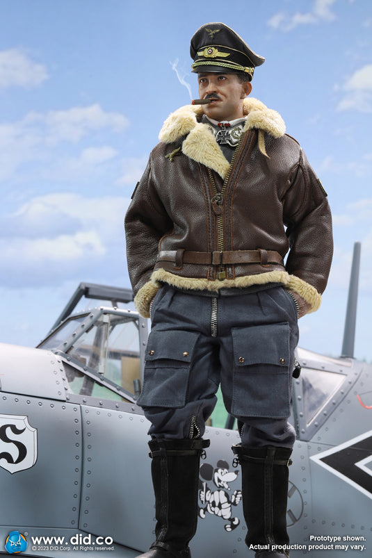 WWII - German Luftwaffe Pilot w/Cockpit  - MINT IN BOX (READ DESC)