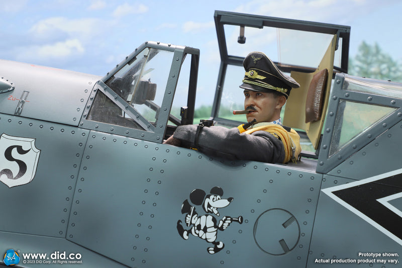 Load image into Gallery viewer, WWII - German Luftwaffe Pilot w/Cockpit  - MINT IN BOX (READ DESC)
