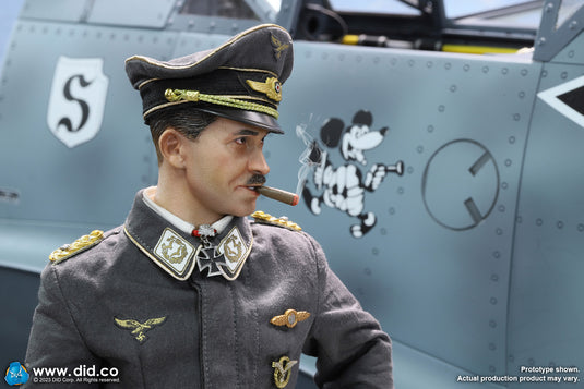 WWII - German Luftwaffe Pilot w/Cockpit  - MINT IN BOX (READ DESC)