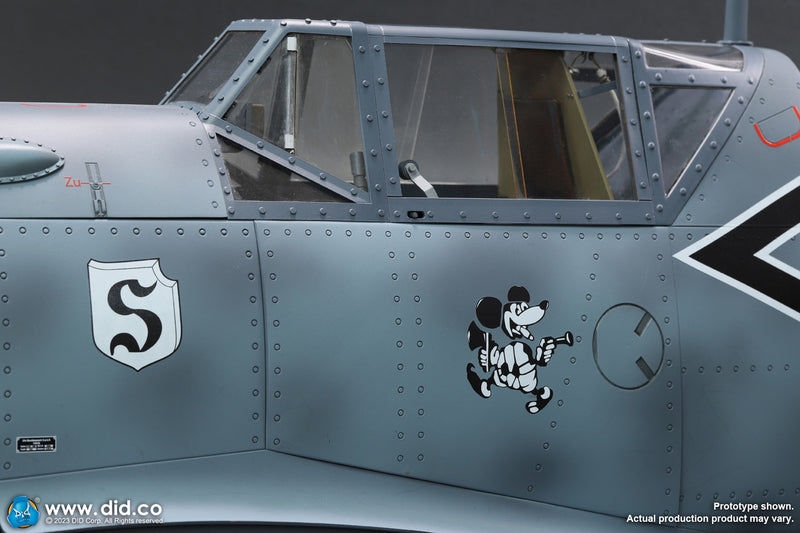 Load image into Gallery viewer, WWII - German Luftwaffe Pilot w/Cockpit  - MINT IN BOX (READ DESC)
