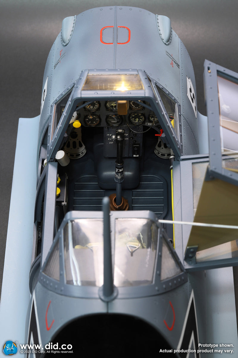 Load image into Gallery viewer, WWII - German Luftwaffe Pilot w/Cockpit  - MINT IN BOX (READ DESC)

