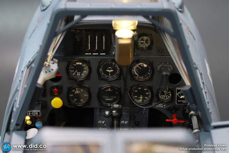 Load image into Gallery viewer, WWII - German Luftwaffe Pilot w/Cockpit  - MINT IN BOX (READ DESC)
