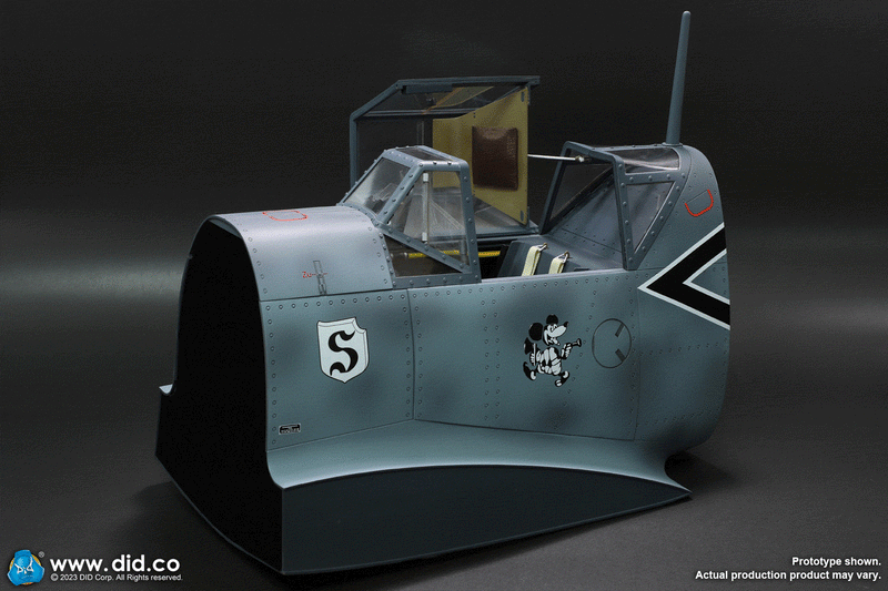 Load image into Gallery viewer, WWII - German Luftwaffe Pilot w/Cockpit  - MINT IN BOX (READ DESC)
