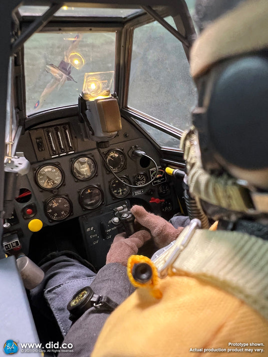 WWII - German Luftwaffe Pilot w/Cockpit  - MINT IN BOX (READ DESC)