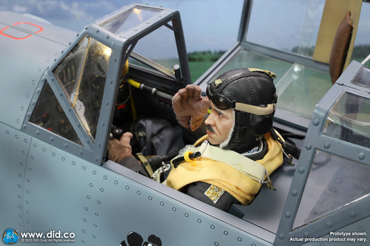 WWII - German Luftwaffe Pilot w/Cockpit  - MINT IN BOX (READ DESC)