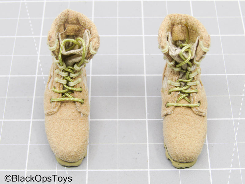 Load image into Gallery viewer, Tan Combat Boots (Foot Type) (Hot Toys) (READ DESC)
