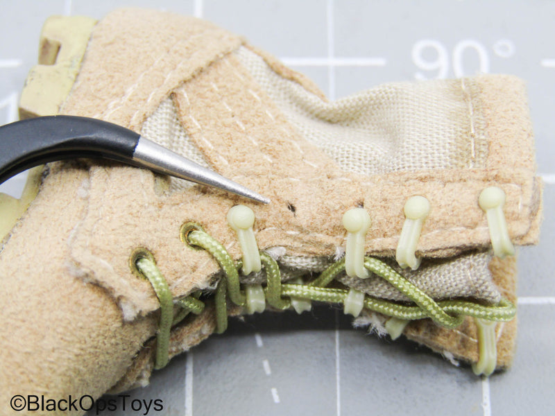 Load image into Gallery viewer, Tan Combat Boots (Foot Type) (Hot Toys) (READ DESC)
