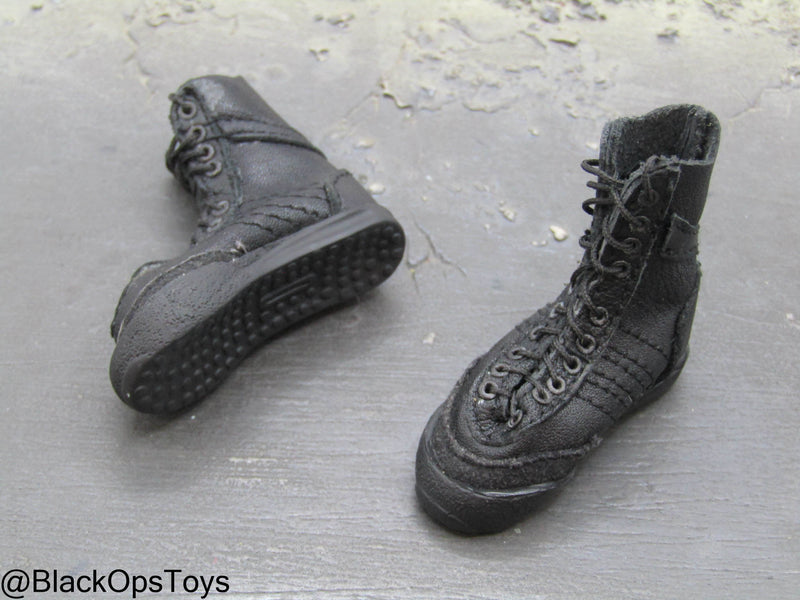 Load image into Gallery viewer, Black Hawk Down - Black Combat Boots (Foot Type)
