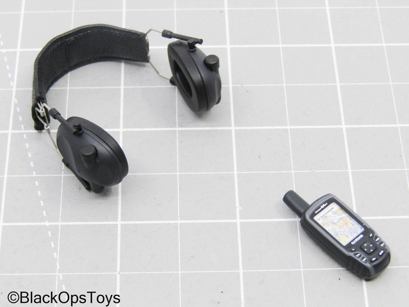 Load image into Gallery viewer, Black Headphones w/Handheld GPS
