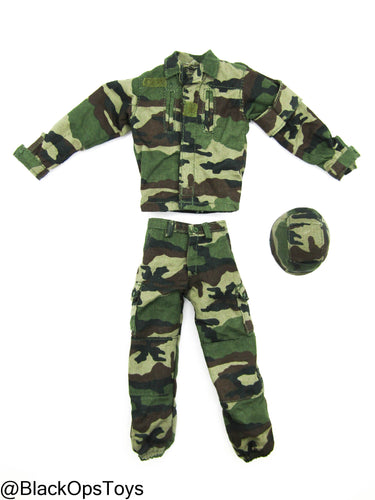 Woodland Camo Uniform Set w/Helmet