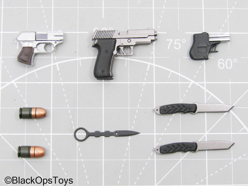 Load image into Gallery viewer, Avengers - Winter Soldier - Pistol &amp; Knife Set (Hot Toys)
