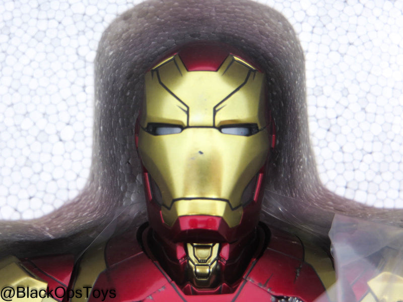 Load image into Gallery viewer, Iron Man - Mark XLVI 10 Year Concept Version - MIOB (Read Desc.)
