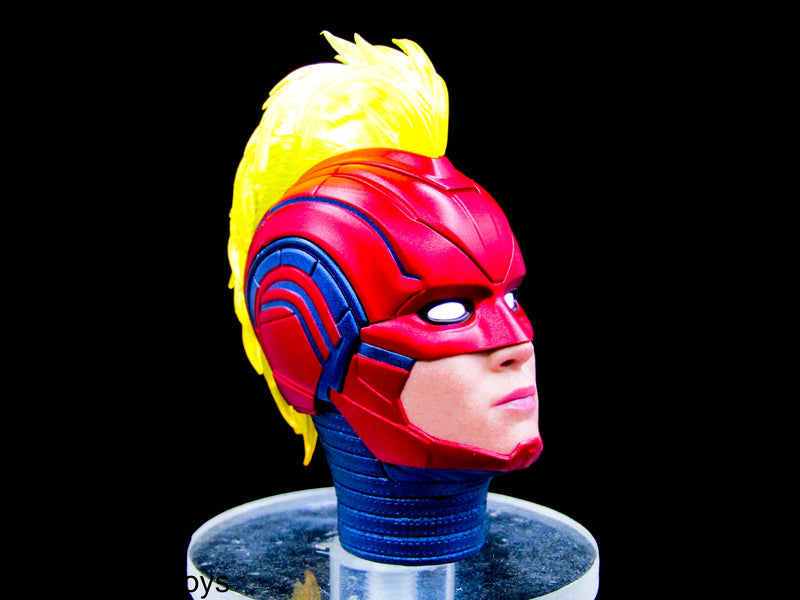 Load image into Gallery viewer, Captain Marvel - Female Body w/Head Sculpt, FX, &amp; Light Up Action
