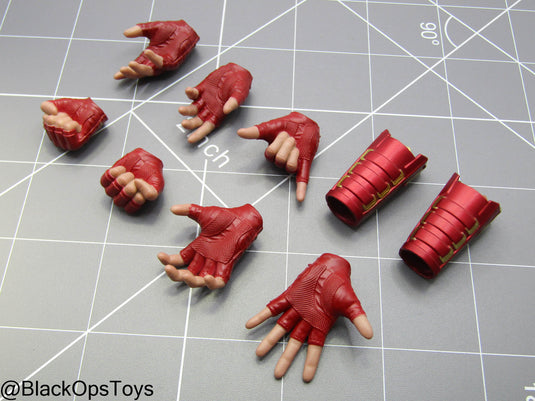 Captain Marvel - Red Female Gloved Hand Set (x7) w/Gauntlets