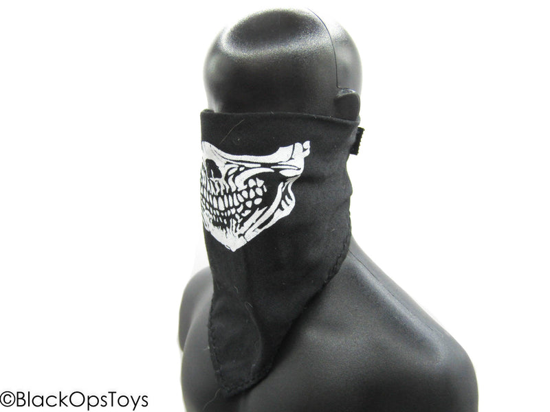 Load image into Gallery viewer, Black Bandana Mask w/Skull Design
