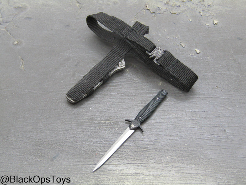 Load image into Gallery viewer, Dune - Paul Atreides - Knife w/Belt &amp; Sheath
