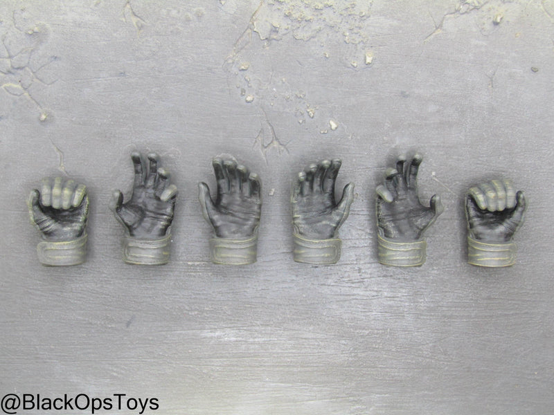 Load image into Gallery viewer, Dune - Paul Atreides - Gloved Hand Set (x6)

