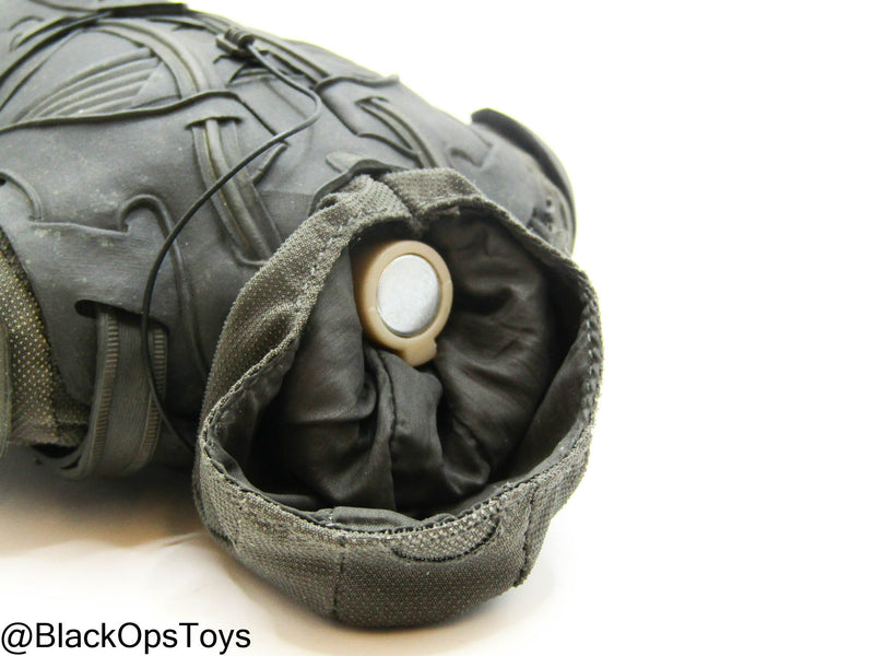 Load image into Gallery viewer, Dune - Paul Atreides - Male Dressed Body w/Masked Headsculpt (PERS)
