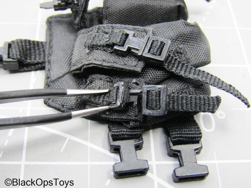Load image into Gallery viewer, Black Belt w/Drop Leg Pouch (READ DESC)
