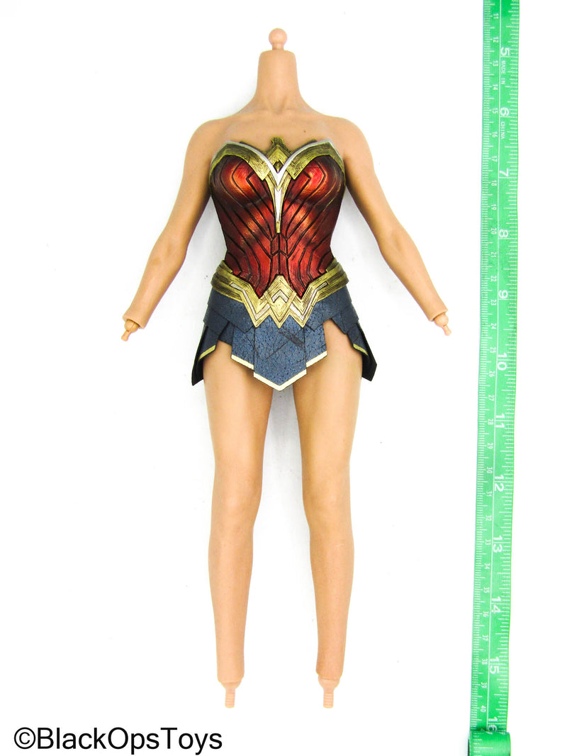 Load image into Gallery viewer, Wonder Woman - Female Body w/Armor Set (READ DESC)
