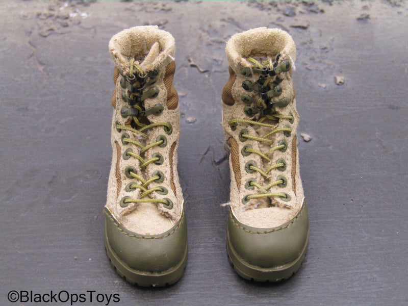 Load image into Gallery viewer, Tan Combat Boots (Foot Type)
