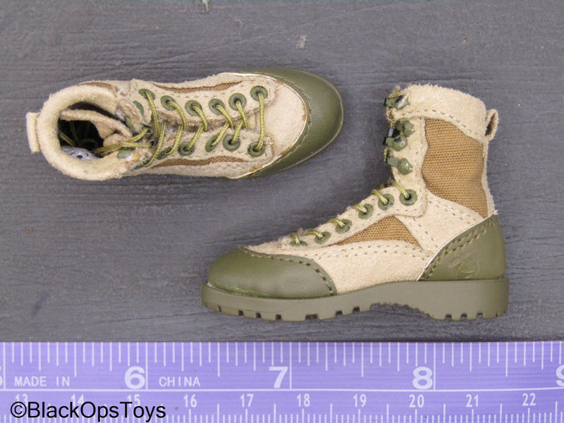 Load image into Gallery viewer, Tan Combat Boots (Foot Type)
