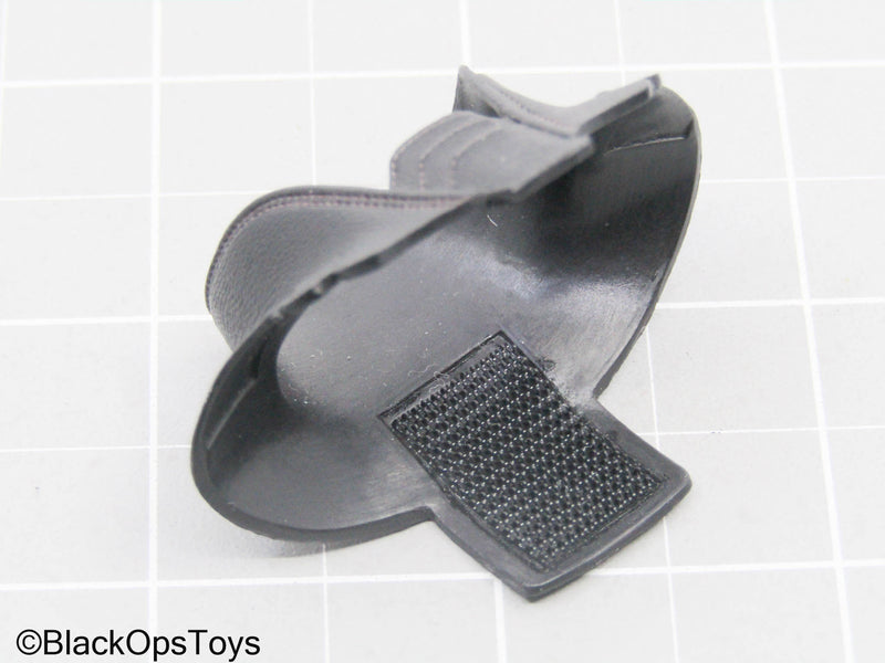 Load image into Gallery viewer, Black Neck Collar Piece (Hot Toys)
