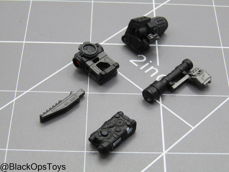 Load image into Gallery viewer, Paramilitary Forces Op. B - Weapon Attachment Set
