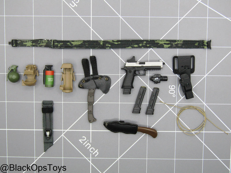 Load image into Gallery viewer, Paramilitary Forces Op. B - Battle Belt Set w/Pistol
