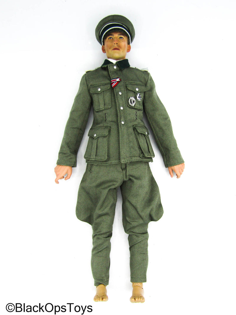 Load image into Gallery viewer, WWII - German WH Infantry - Male Body w/Head Sculpt &amp; Green Uniform
