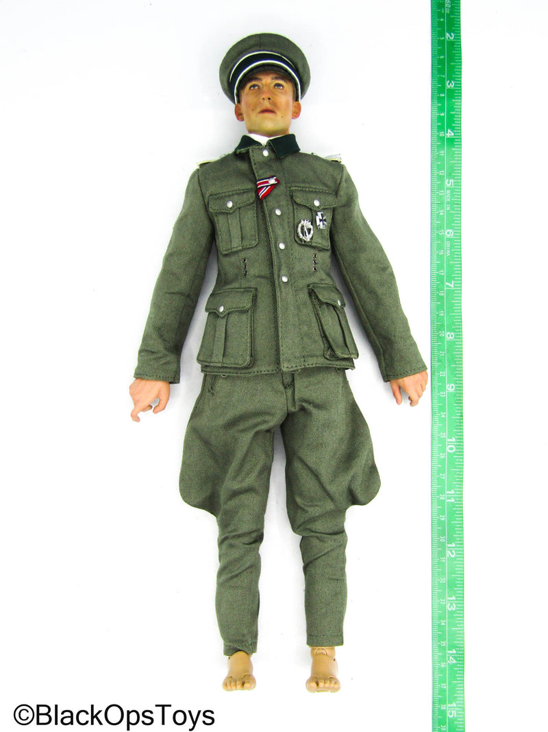 Load image into Gallery viewer, WWII - German WH Infantry - Male Body w/Head Sculpt &amp; Green Uniform
