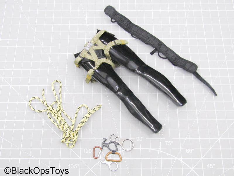 Load image into Gallery viewer, Black Belt w/Olive Green Harness Gear Set
