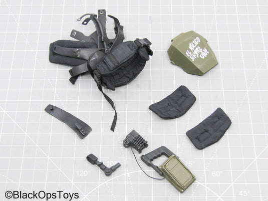 Aliens - Vasquez - Plated Body Armor w/Shoulder Lamp (Hot Toys)