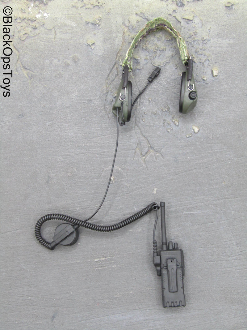 Load image into Gallery viewer, Precision Shooter - Black Radio w/Woodland Headset
