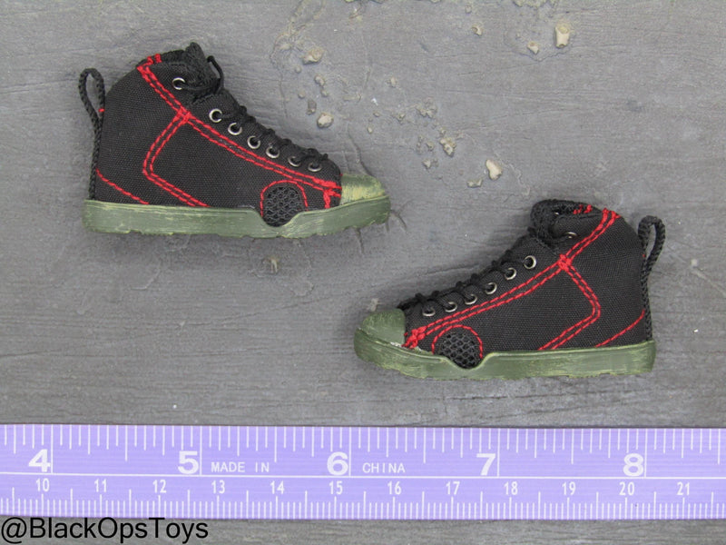 Load image into Gallery viewer, ZERT SDS13 Remastered - Black &amp; Red Urban Assault Shoes (Peg Type)
