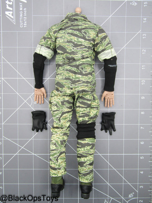 MGS - Tiger Stripe Camo Snake - Male Dressed Body w/Cardboard Box