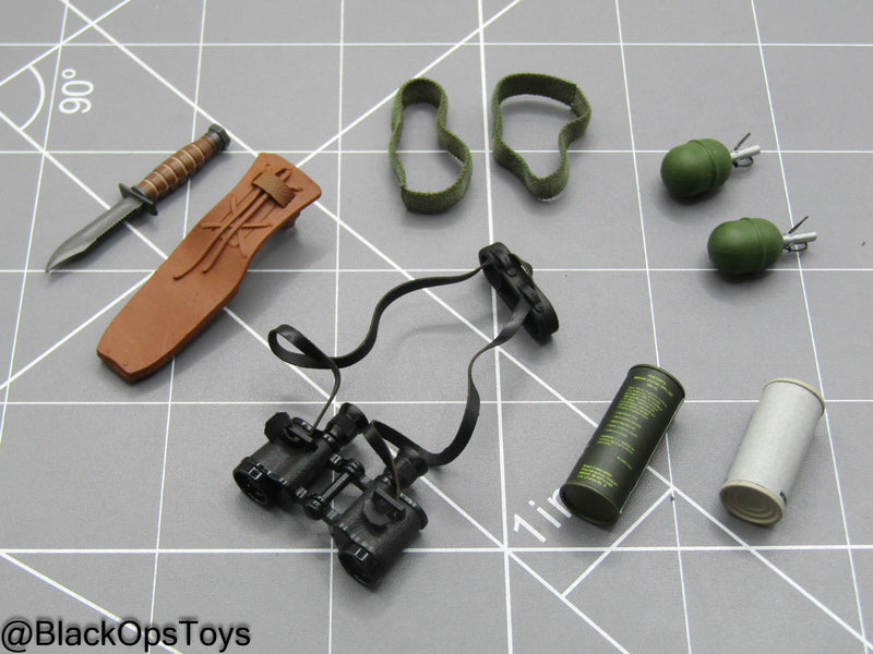Load image into Gallery viewer, MGS - Tiger Stripe Camo Snake - Binoculars, Knife, Grenade &amp; Gear
