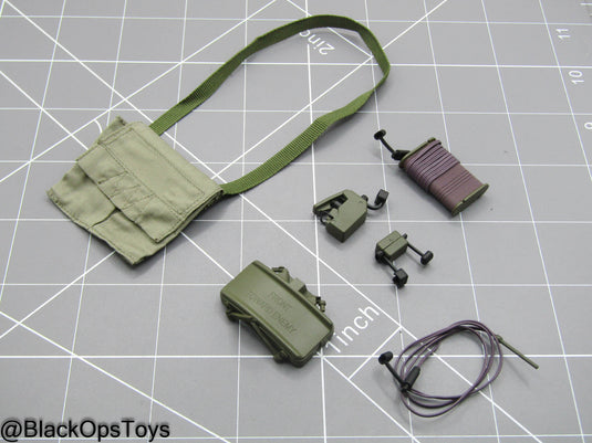 MGS - Tiger Stripe Camo Snake - Claymore Mine Set w/Satchel