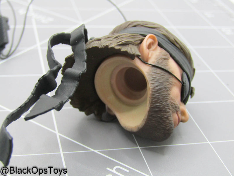Load image into Gallery viewer, MGS - Tiger Stripe Camo Snake - Headsculpt w/Eye Patch &amp; Radio
