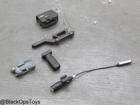 ZERT SDS13 Remastered - HOLO Sight, Hydra Mount, PEQ, Foregrip, & Tac Light