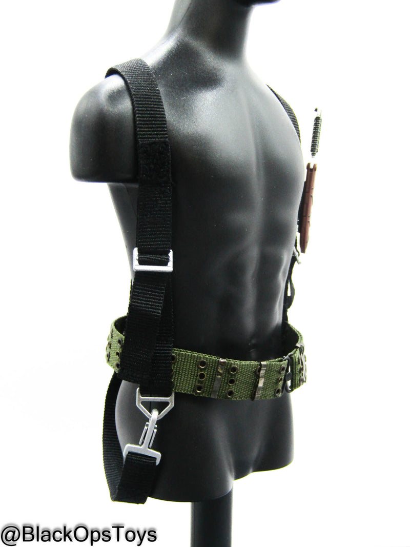 Load image into Gallery viewer, MGS - ERDL Camo Snake - STABO Harness w/Knife &amp; Sheath

