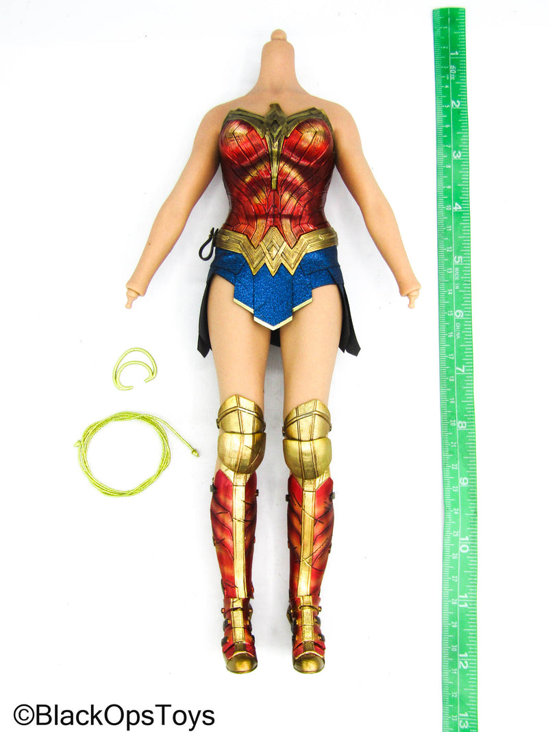 Load image into Gallery viewer, Wonder Woman 1984 - Female Seamless Body w/Armor, Boots, &amp; Lasso
